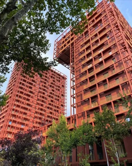 Tirane, jepet me qera 2+1 Kati 1, 103 m² 1.000 Euro