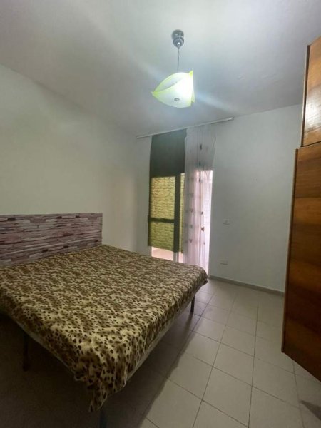 Tirane, jepet me qera apartament Kati 5, 70 m² 350 Euro (Rruga E kavajes)