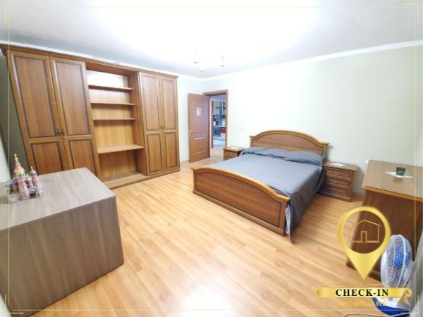 Tirane, jepet me qera apartament duplex Dublex Kati 5, 160 m² 700 Euro (Ish Restorant Durresi)