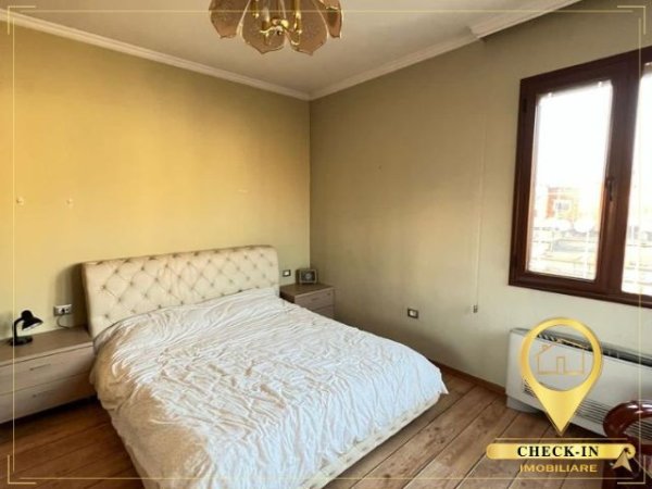 Tirane, jepet me qera apartament duplex Dublex Kati 5, 160 m² 700 Euro (Ish Restorant Durresi)