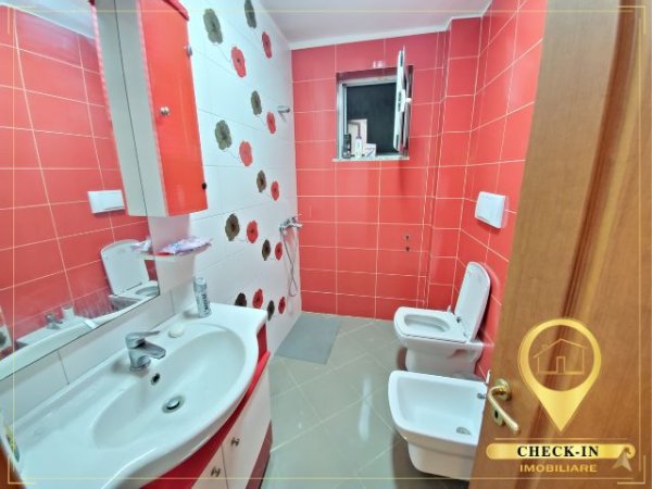 Tirane, jepet me qera apartament duplex Dublex Kati 5, 160 m² 700 Euro (Ish Restorant Durresi)