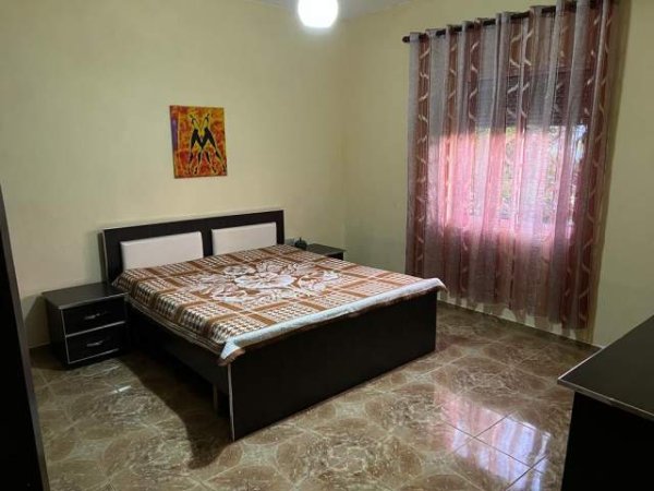 Apartament me qera ne vile e pajisur me hyrjen e vet Kati 1, 137 m² 350 Euro (Mangalem)