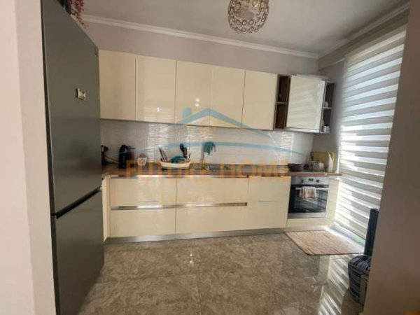 Tirane, shitet apartament Kati 11, 127 m² 166.000 Euro (ish Fusha Aviacionit)