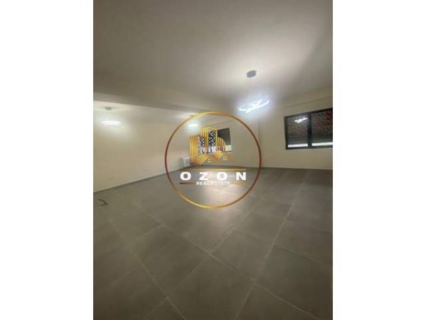 Tirane, jepet me qera apartament 2+1+A+BLK Kati 2, 140 m² 800 Euro (KODRA E DIELLIT)