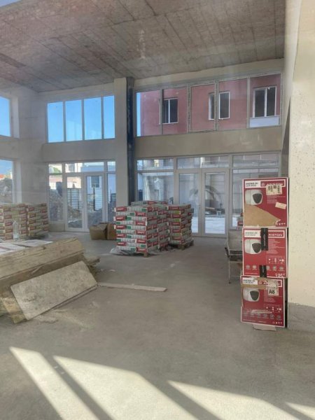Tirane, jepet me qera dyqan Kati 0, 125 m² 1.062 Euro (prane xhamise Selite)