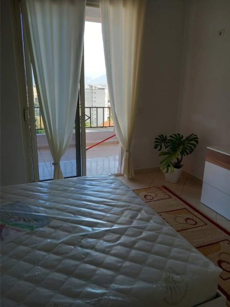 Tirane, jepet me qera apartament 2+1+BLK Kati 8, 100 m² 40.000 Leke (Rruga Sabaaudin Gabrani)