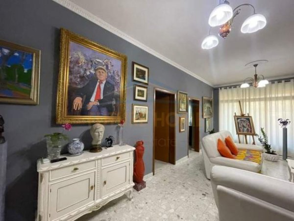 Durres, shitet shtepi 5+1+BLK 260 m² 250.000 Euro (Drejtoria E Policise)