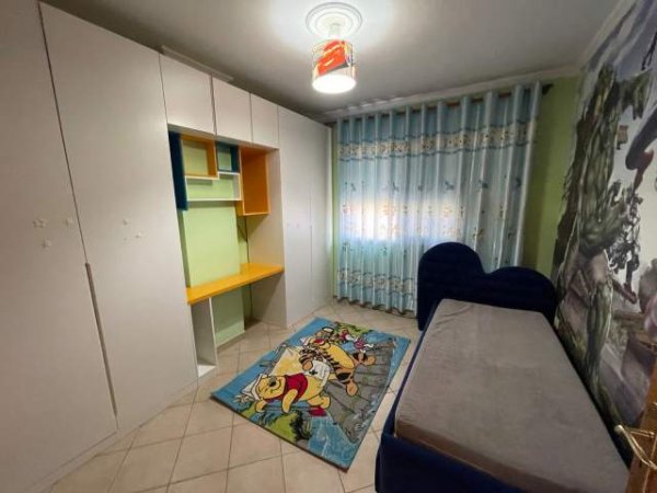 Tirane, jepet me qera apartament 2+1+BLK Kati 5, 110 m² 700 Euro (rruga e durresit)