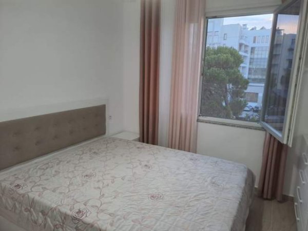 Durres, jepet me qera apartament 1+1+BLK Kati 4, 380 Euro (Shetitorja e Plazhit)