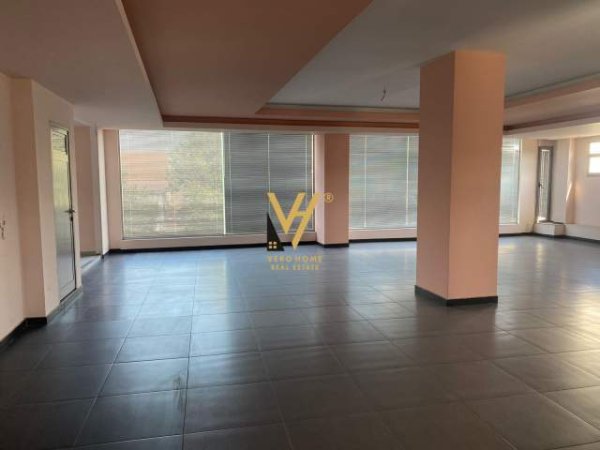 Tirane, jepet me qera ambjent biznesi Kati 2, 145 m² 2.000 Euro (Siri Kodra)