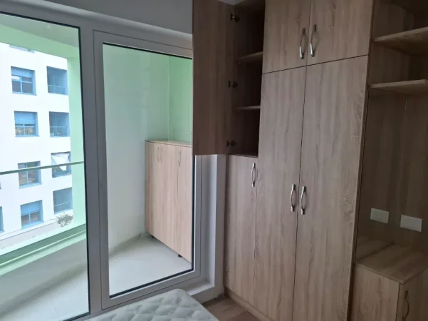 Tirane, jepet me qera apartament 1+1+Ballkon Kati 2, 65 m² 500 € (Ali Demi/Rezidenca Kadiu)