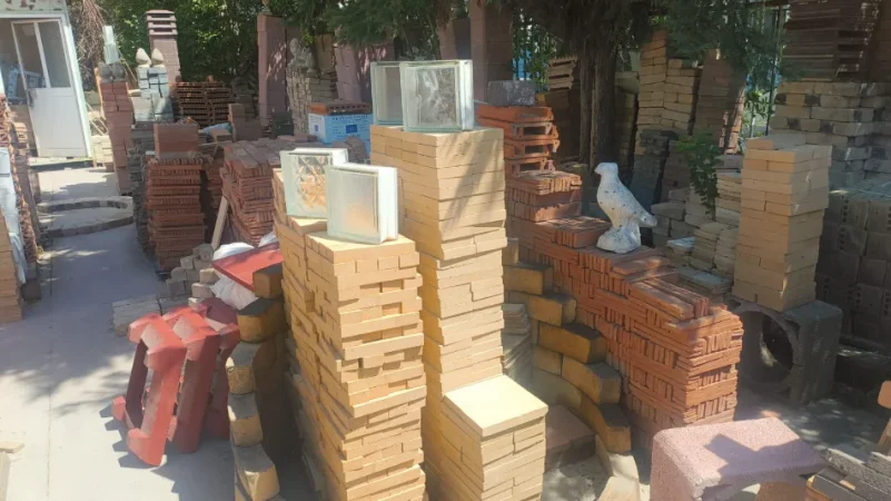 Tirane, Tulla shamat të reja dhe të përdorura, oxhaqe, furra, pllaka balte veshjeje, etj 10 €