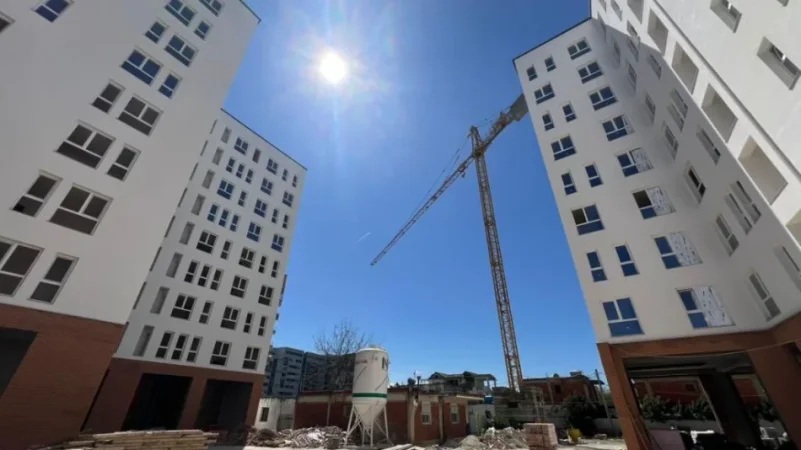 SHITET APARTAMENT 2+1 NE ASTIR