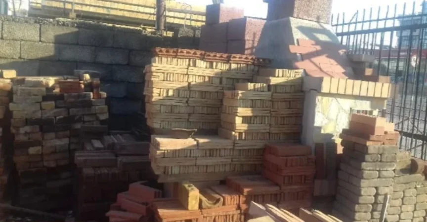 Shqiperi, Tulla shamat të reja dhe të përdorura, oxhaqe, furra, pllaka balte veshjeje, etj 10 €