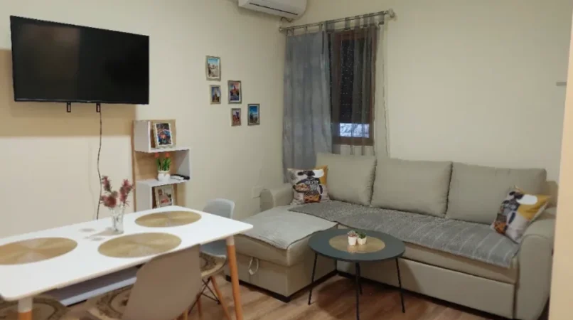 Tirane, jepet me qera zyre Kati 1, 55 m² 600 € (Myslym Shyri)