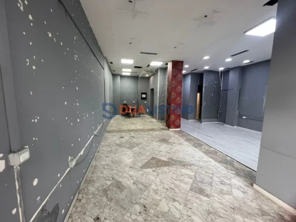 Tirane, jepet me qera ambjent biznesi , 80 m² (21 Dhjetori)