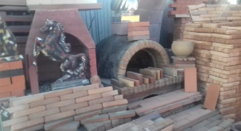 Tirane, shes Zgara, hell pjekje, llaç shamat, Tulla shamat të reja dhe të përdorura, oxhaqe, furra, pllaka balte veshjeje, etj 10 €