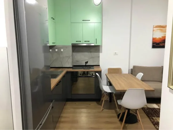 Tirane, jepet me qera apartament 1+1 Kati 6, 70 m² 400 € (ALI DEMI)