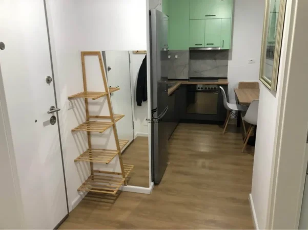 Tirane, jepet me qera apartament 1+1 Kati 6, 70 m² 400 € (ALI DEMI)
