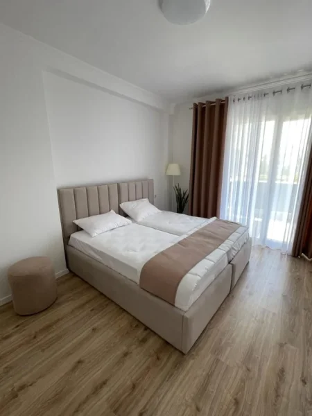 Tirane, jepet me qera apartament 1+1 Kati 3, 78 m² 650 € (Laprake Kompleksi E 88)