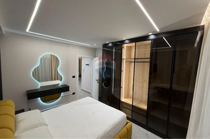 Vlore - Lungomare, jepet me qera apartament 1+1 , 67 m² (Dhimitër Konomi, Vlore)