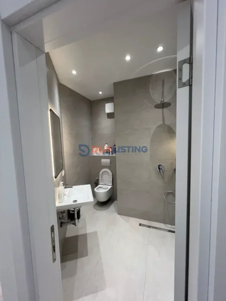 Tirane, jepet me qera zyre , 135 m² 1.550 € (Pazari i Ri)