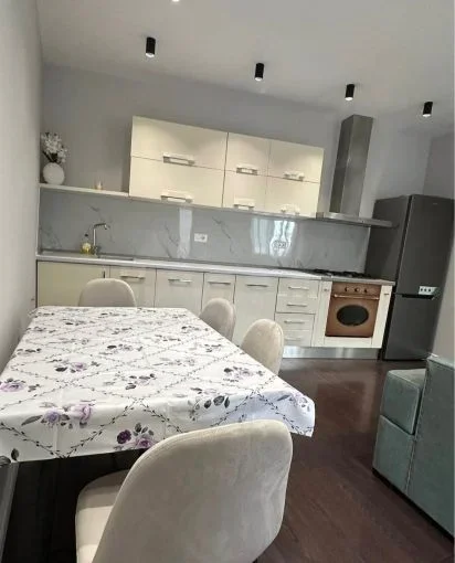 Tirane, jepet me qera apartament 1+1 Kati 1, 60 m² 397 € (Astir)