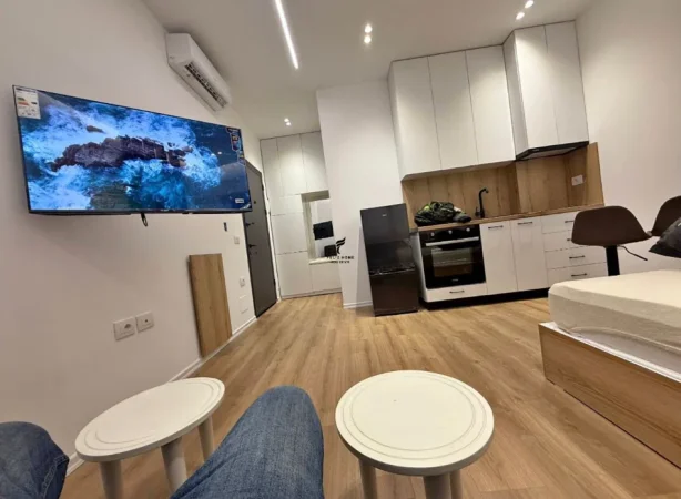 Tirane, jepet me qera garsonier Kati 6, 40 m² 400 € (5 MAJI)