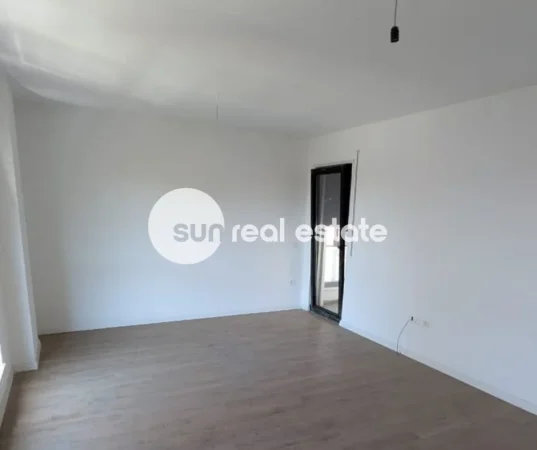 Tirane, shitet apartament 2+1+Ballkon Kati 4, 105 m² 294.000 € (KOMUNA PARISIT)