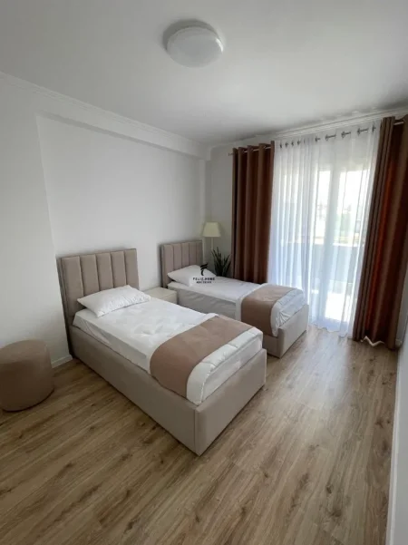 Tirane, jepet me qera apartament 1+1 Kati 3, 80 m² 65.000 € (LAPRAKE)