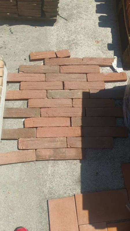 Tirane, shes Tulla xhami, mbulesa muri, Tulla dekorative,Tulla shamat të reja dhe të përdorura, oxhaqe, furra, pllaka balte veshjeje, etj 10 €