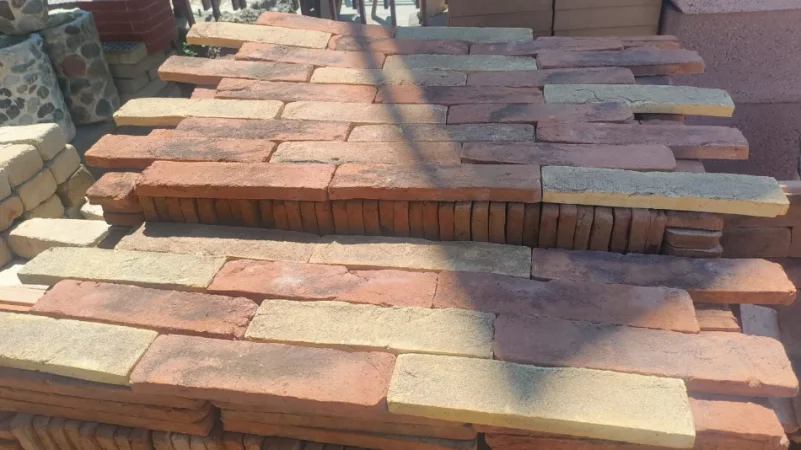 Tirane, shes Tulla xhami, mbulesa muri, Tulla dekorative,Tulla shamat të reja dhe të përdorura, oxhaqe, furra, pllaka balte veshjeje, etj 10 €