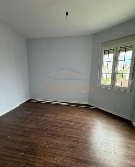 Tirane, shitet apartament 1+1 Kati 4, 60 m² 87.000 € (Rruga Shefqet Kuka)