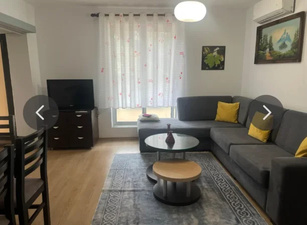 Tirane, jepet me qera apartament 2+1 Kati 1, 100 m² 380 € 