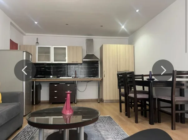 Tirane, jepet me qera apartament 2+1 Kati 1, 100 m² 380 € 
