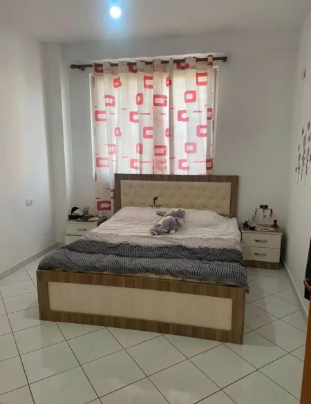 Tirane, jepet me qera apartament 2+1 Kati 8, 90 m² 450 € (YZBERISHT)
