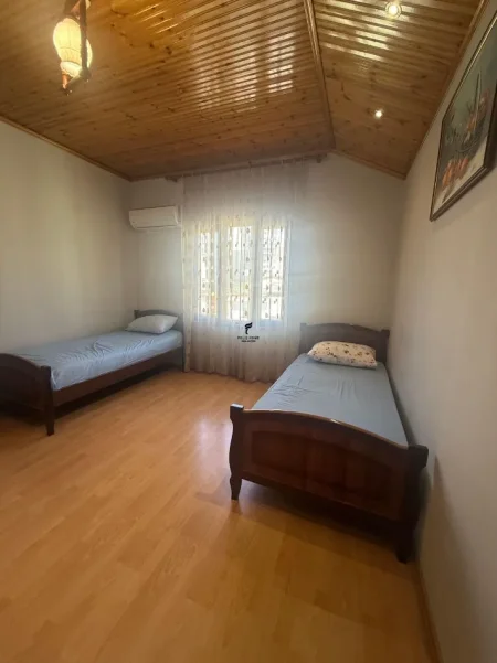 Tirane, jepet me qera apartament 2+1 Kati 3, 90 m² 450 € (ISH FUSHA E AVIACIONIT)