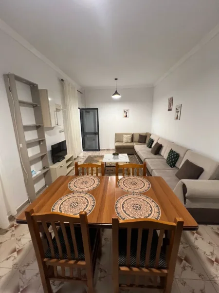 Tirane, jepet me qera apartament 1+1 Kati 1, 65 m² 400 € 