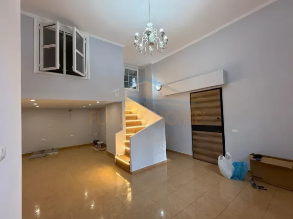 Tirane, shitet apartament duplex Dublex Kati 2, 44 m² 85.000 € (rruga shefqet kuka)