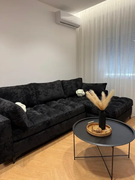 Tirane, jepet me qera apartament 1+1+Aneks+Ballkon Kati 2, 85 m² 850 € (Kopshti Zoologjik)