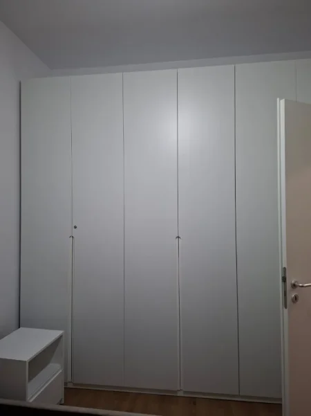 Tirane, jepet me qera apartament 1+1 Kati 2, 