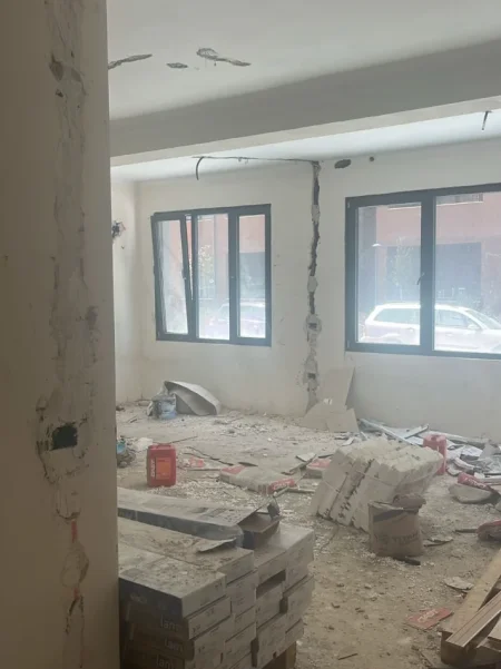 Tirane, shitet apartament 1+1+Ballkon Kati 1, 88 m² (Kompleksi Xheluks, Rruga e Elbasanit)
