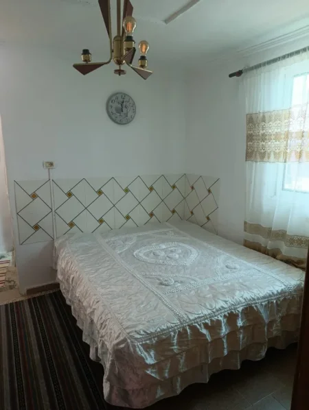 Tirane, jepet me qera apartament 1+1 Kati 1, 50 m² 300 € (Perball Pediatris Qsut)