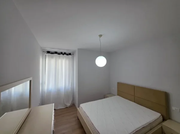 Tirane, jepet me qera apartament 1+1 Kati 8, 70 m² 650 € (Le Bon ,Zogu i Zi)