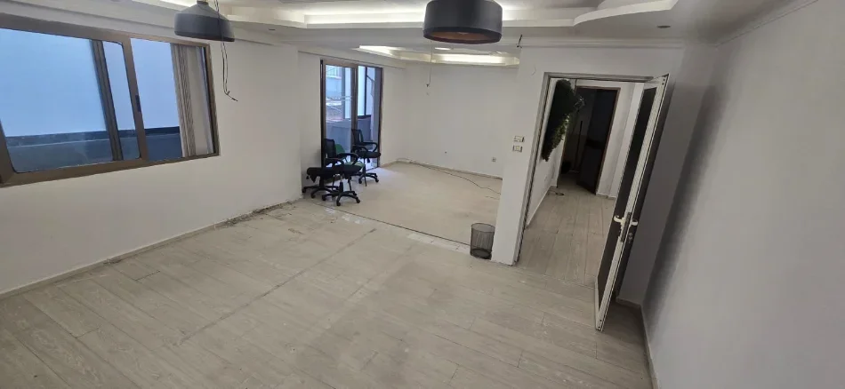 Tirane, jepet me qera ambjent biznesi Kati 0, 120 m² 850 € (Sheshi Wilson, pran zyrave te LSI)