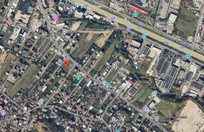 Tirane, jepet me qera toke , 1.850 m² (yrshek)