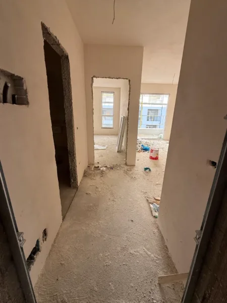 Tirane, shitet apartament 1+1 Kati -2,