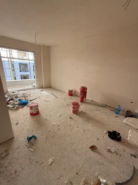 Tirane, shitet apartament 1+1 Kati -2,
