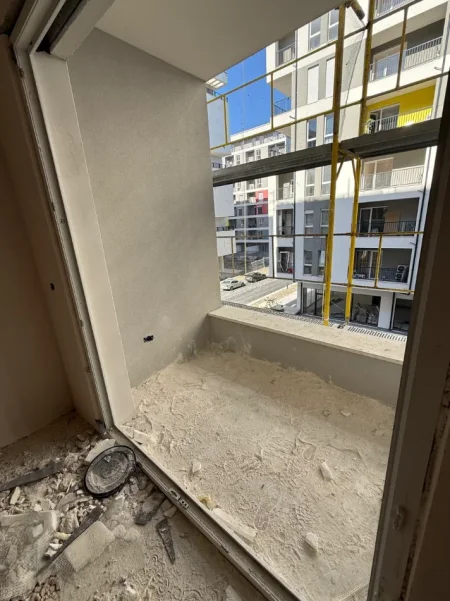 Tirane, shitet apartament 1+1 Kati -2,