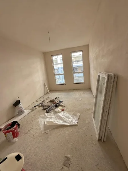 Tirane, shitet apartament 1+1 Kati -2,